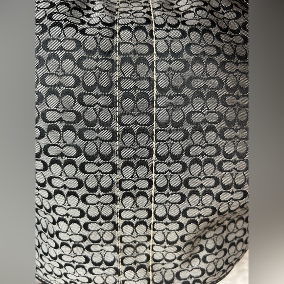 NWOT COACH Hobo Bag w/ small signature design - Picture 7 of 16